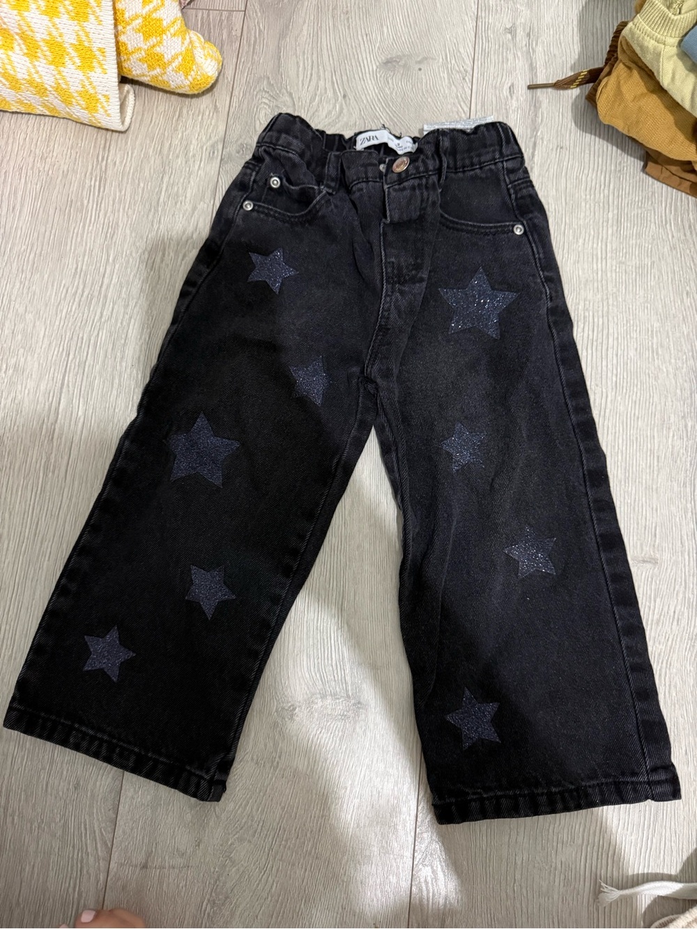4 pairs of size 3T jeans, Zara, Gap, and H&M